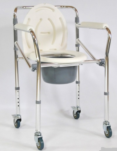 Стул-кресло с санитарным оснащением FS696 - уменьшеная