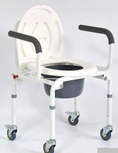 Стул-кресло с санитарным оснащением на 4-х колесах FS813 - уменьшеная