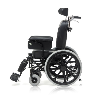 Кресло-коляска для инвалидов FS 204 BJQ Armed - уменьшеная